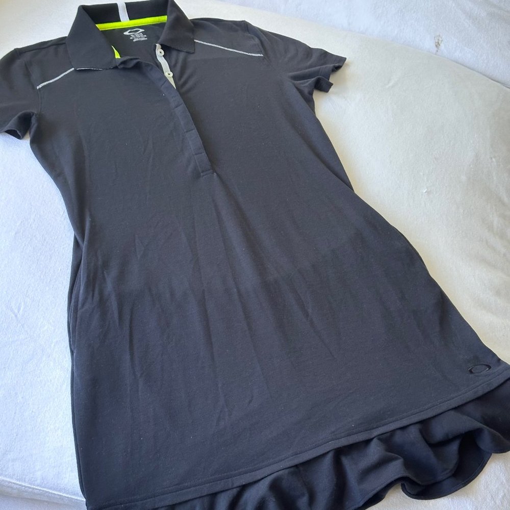 Conquer the Court in Style: Oakley Play Tennis Dress - Shop Now!